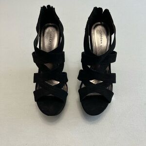 Madden Girl Black Wedges